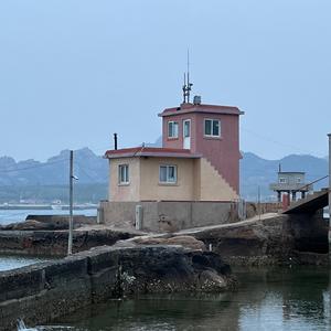 海边有座房