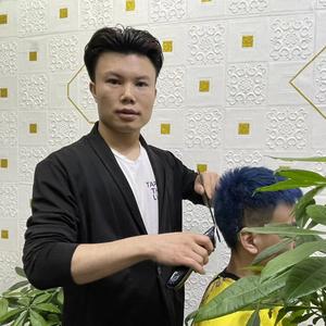 在家学剪发