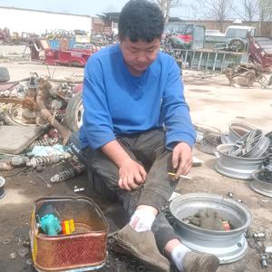 李不皱